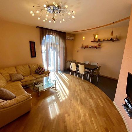City Center Cute Flat 3 Rooms เยเรวาน ภายนอก รูปภาพ